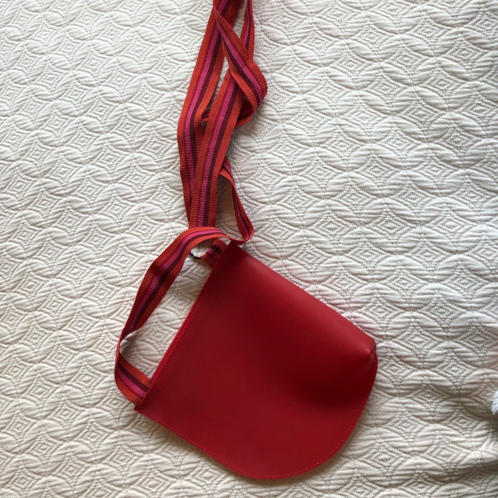 Red Purse - Picture 1 of 5